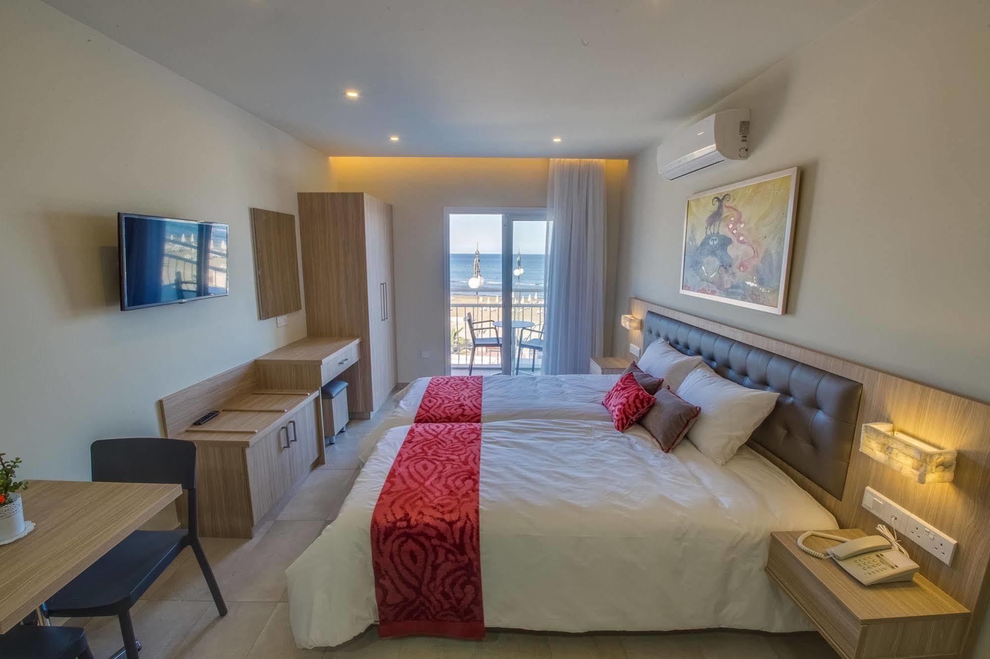 Zodiac Hotel Apartments Larnaca Eksteriør billede